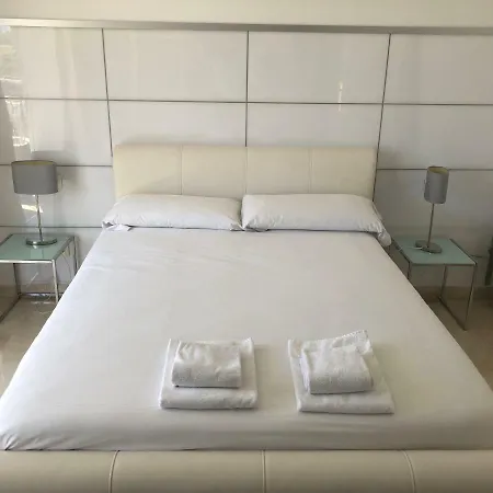 Апартаменты Luxury Duplex In Aloha Gardens Close To Puerto Banus Марбелья