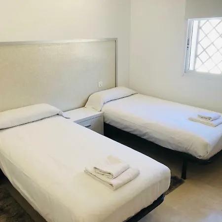 Luxury Duplex In Aloha Gardens Close To Puerto Banus דירה מארבלה