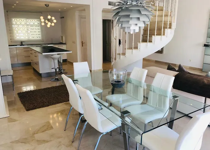 Luxury Duplex In Aloha Gardens Close To Puerto Banus Apartamento Marbella