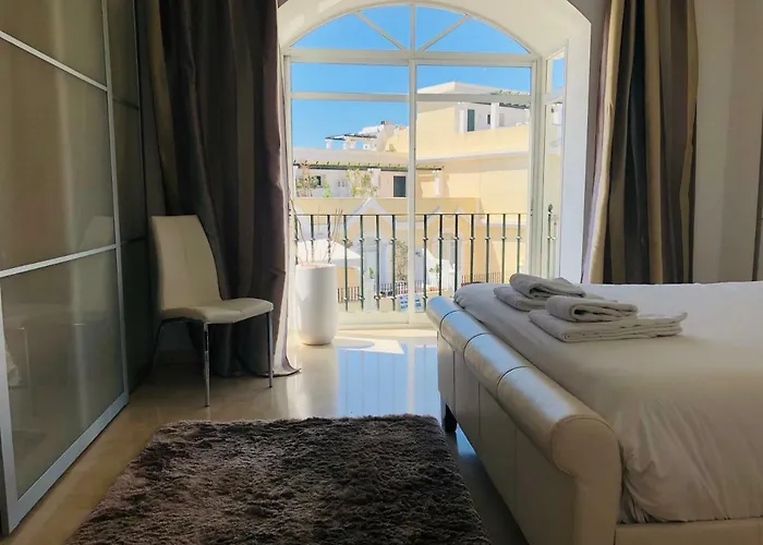 Luxury Duplex In Aloha Gardens Close To Puerto Banus Marbella